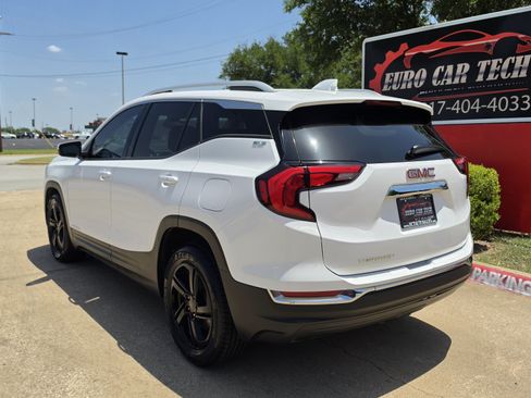 Used 2020 GMC Terrain SLT FWD image 3