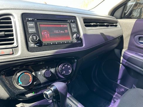 Used 2018 Honda HR-V LX image 16
