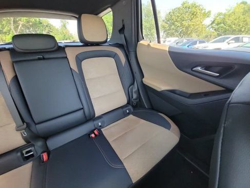 Used 2025 Chevrolet Equinox ACTIV w/ Safety and Technology Package FWD image 6