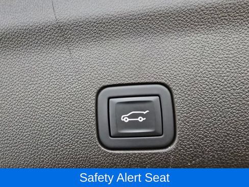 Used 2023 GMC Yukon Denali w/ Advanced Technology Package AWD/4WD image 36