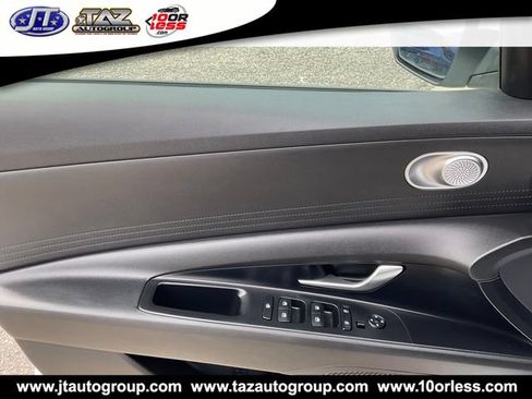 Used 2021 Hyundai Elantra SE FWD image 12