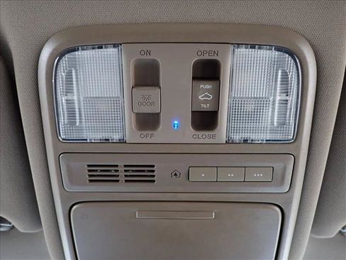 Used 2013 Honda Pilot Touring image 26