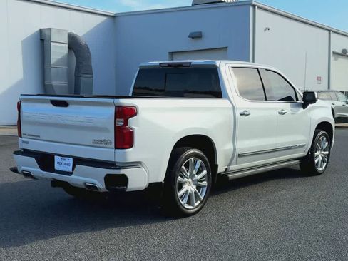 Used 2025 Chevrolet Silverado 1500 High Country AWD/4WD image 8