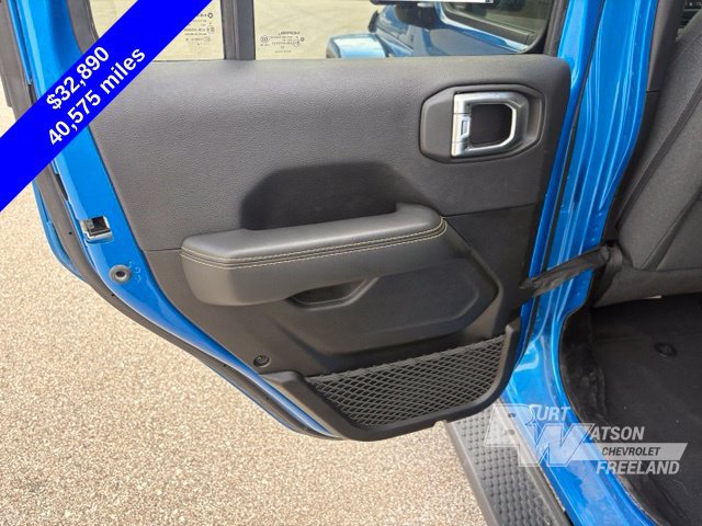 Used 2024 Jeep Wrangler Unlimited Sahara w/ Technology Group AWD/4WD image 33
