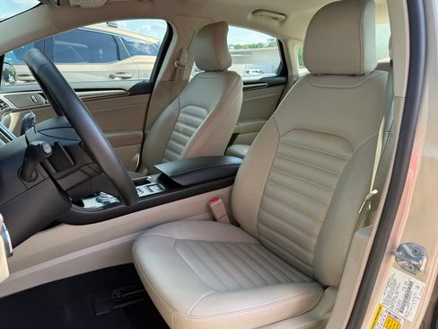 Used 2019 Ford Fusion SEL FWD image 19