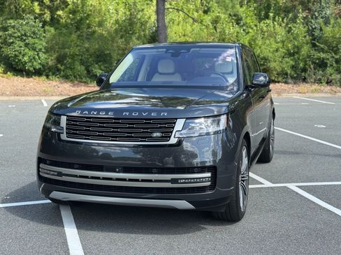 Used 2023 Land Rover Range Rover SE AWD/4WD image 3