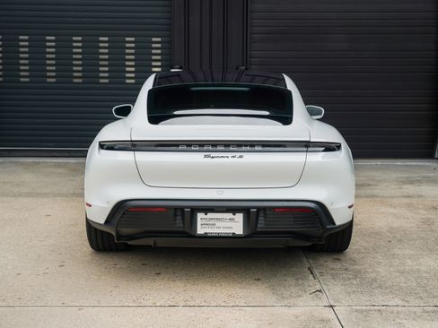 Used 2021 Porsche Taycan 4S image 9