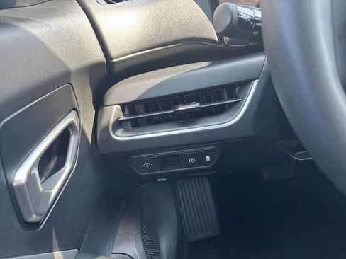 Used 2025 Kia K4 LXS image 33