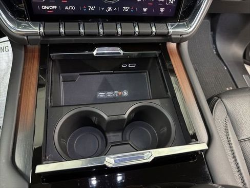 Used 2025 GMC Yukon Denali image 44