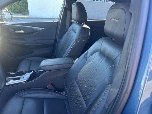Used 2025 Buick Envista Avenir image 14