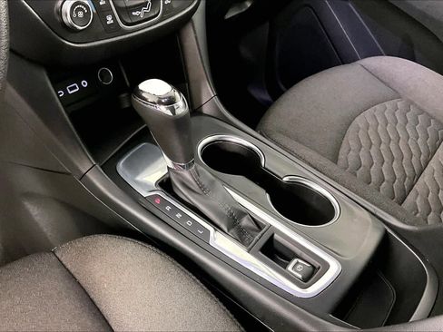 Used 2019 Chevrolet Equinox LT FWD image 16
