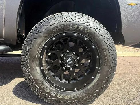 Used 2004 Chevrolet Avalanche 2500 w/ Preferred Equipment Group AWD/4WD image 19
