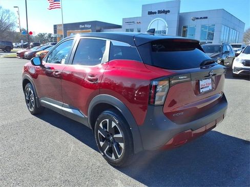 Used 2025 Nissan Kicks SV image 7