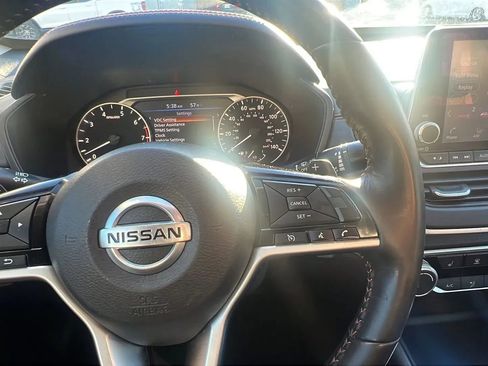 Used 2020 Nissan Altima 2.5 SR w/ Premium Package image 14