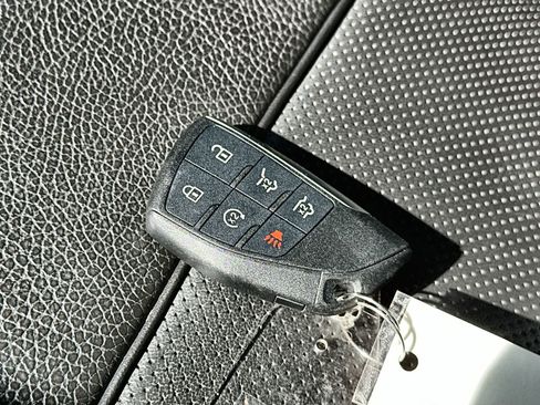 Used 2024 GMC Yukon XL Denali image 20