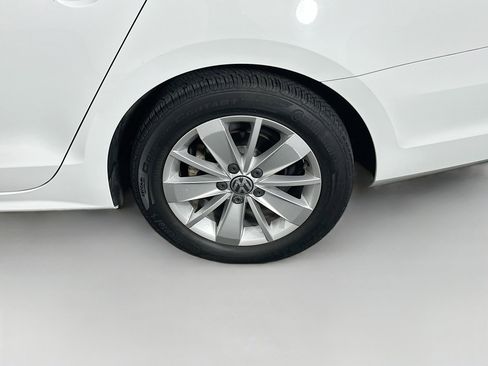 Used 2016 Volkswagen Jetta SE FWD image 11