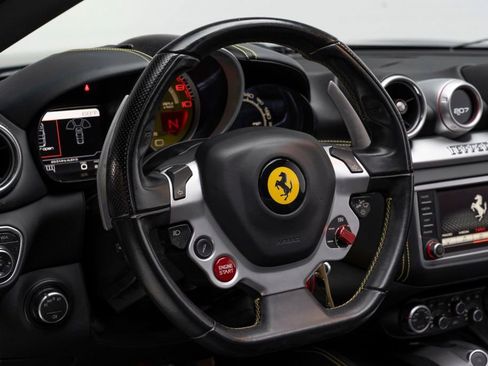 Used 2017 Ferrari California T image 18