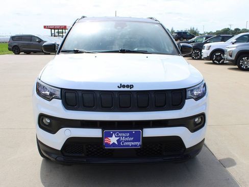 Used 2022 Jeep Compass Latitude w/ Convenience Group AWD/4WD image 2