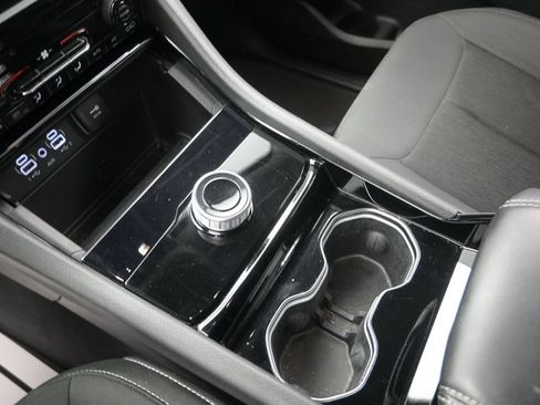 Used 2023 Jeep Grand Cherokee Laredo RWD image 15