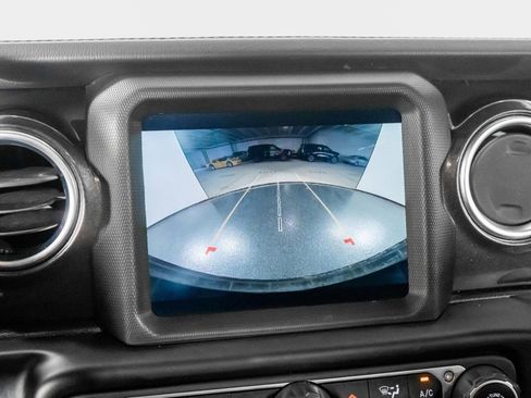 Used 2021 Jeep Wrangler Unlimited Sahara AWD/4WD image 42