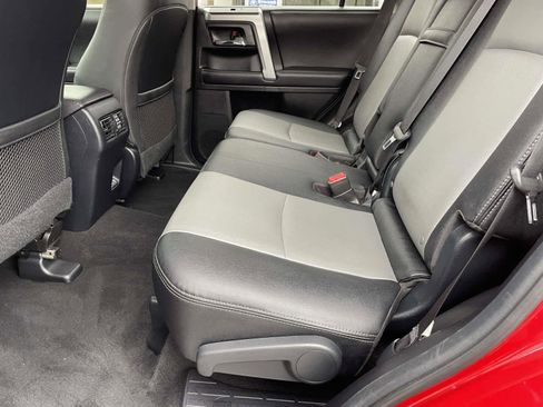 Used 2020 Toyota 4Runner SR5 Premium image 10