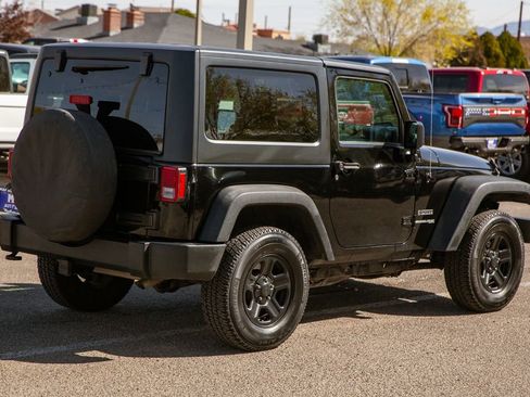 Used 2018 Jeep Wrangler Sport w/ Connectivity Group image 4