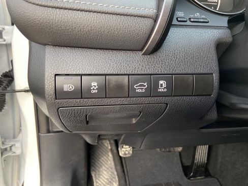 Used 2024 Toyota Camry SE image 43