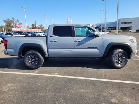 Used 2021 Toyota Tacoma SR5 w/ Trail Edition AWD/4WD image 3