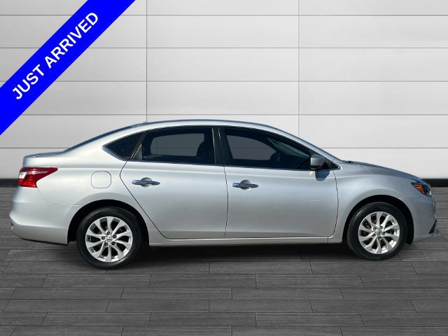 Used 2018 Nissan Sentra SV FWD image 2