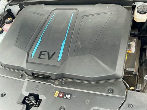 Certified 2023 Hyundai Ioniq 5 SEL w/ Cargo Package image 10