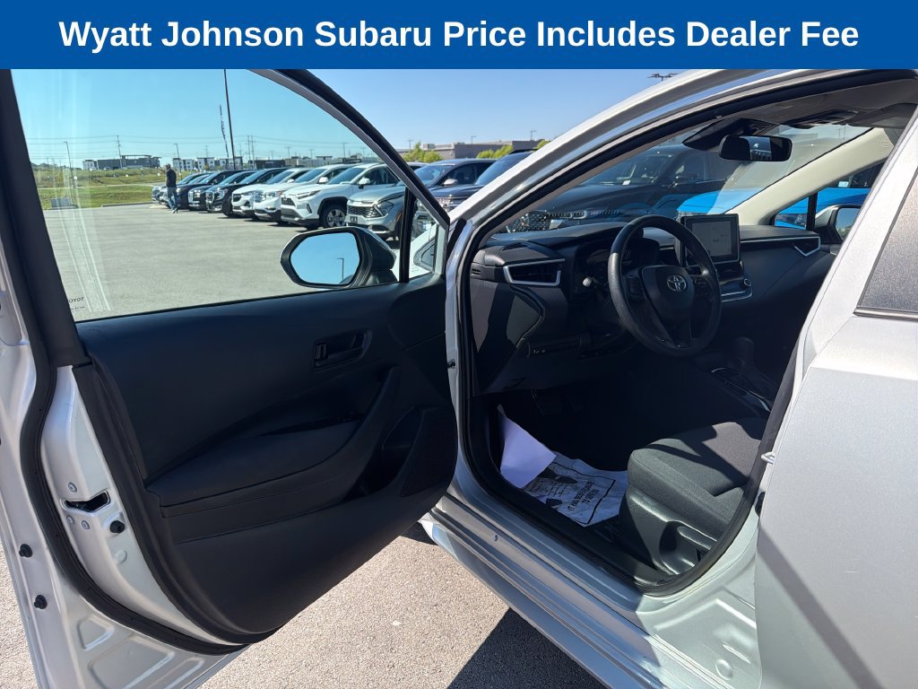 Used 2025 Toyota Corolla LE FWD image 19