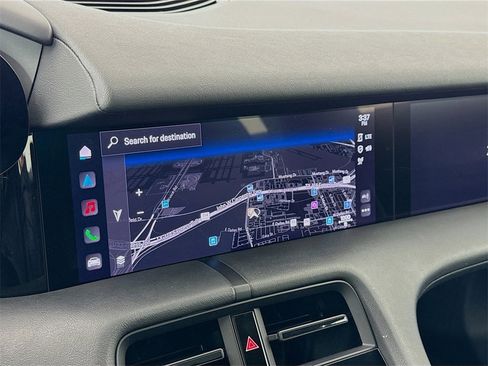 Used 2022 Porsche Taycan image 19