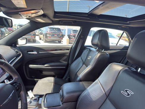 Used 2018 Chrysler 300 S w/ 300S Premium Group AWD/4WD image 27