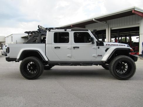 Used 2023 Jeep Gladiator Rubicon w/ LED Lighting Group AWD/4WD image 2