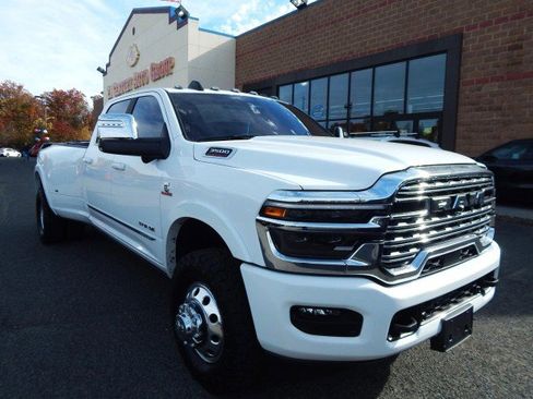Used 2025 RAM 3500 Limited image 1