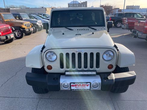 Used 2011 Jeep Wrangler Unlimited Sahara w/ Connectivity Group AWD/4WD image 3
