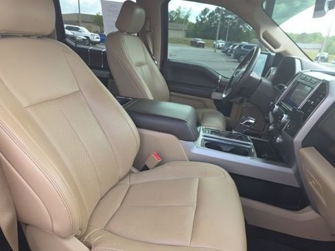 Used 2019 Ford F150 Lariat w/ Equipment Group 502A Luxury image 13