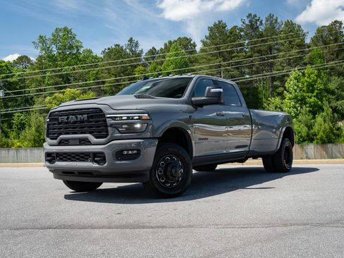 New 2026 RAM 3500 Limited AWD/4WD image 3
