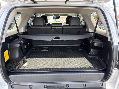 Used 2022 Toyota 4Runner Limited AWD/4WD image 15