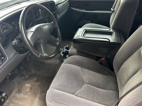 Used 2006 Chevrolet Silverado 1500 LT w/ Light Duty Power Package AWD/4WD image 9