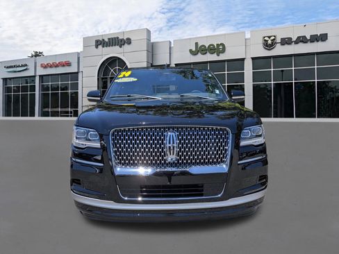 Used 2024 Lincoln Navigator Premiere AWD/4WD image 9