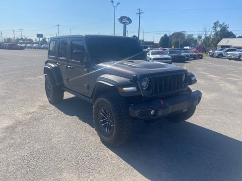 Used 2024 Jeep Wrangler Unlimited Rubicon w/ XTREMEE 35" Tire Package image 8