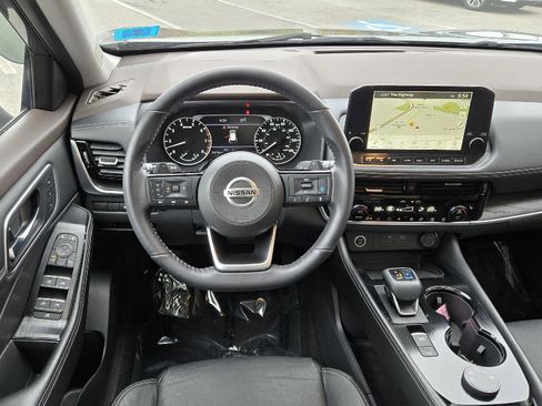 Used 2021 Nissan Rogue SL w/ Premium Package image 12