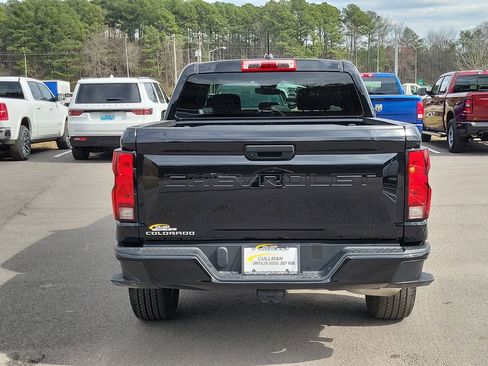 Used 2024 Chevrolet Colorado W/T image 4
