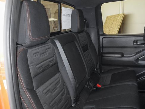 Used 2025 Nissan Frontier PRO-4X AWD/4WD image 44