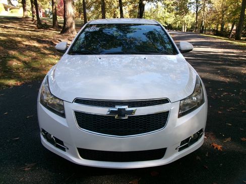 Used 2014 Chevrolet Cruze LT w/ Enhanced Safety Package image 2