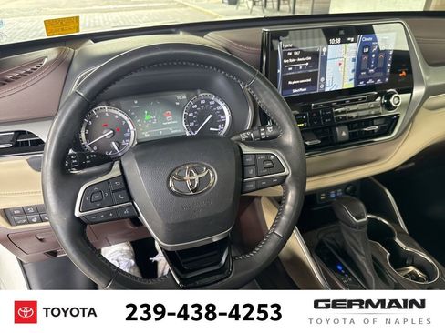 Used 2022 Toyota Highlander Platinum AWD/4WD image 18