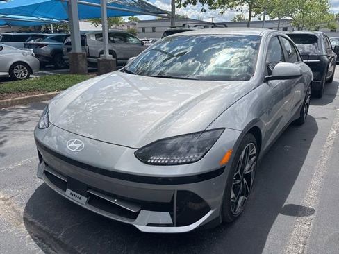 Used 2023 Hyundai Ioniq 6 SEL RWD image 2