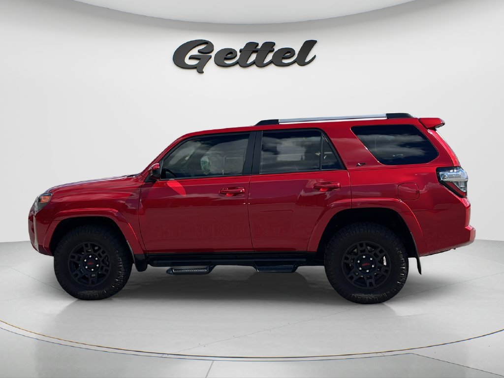 Used 2024 Toyota 4Runner SR5 AWD/4WD image 8