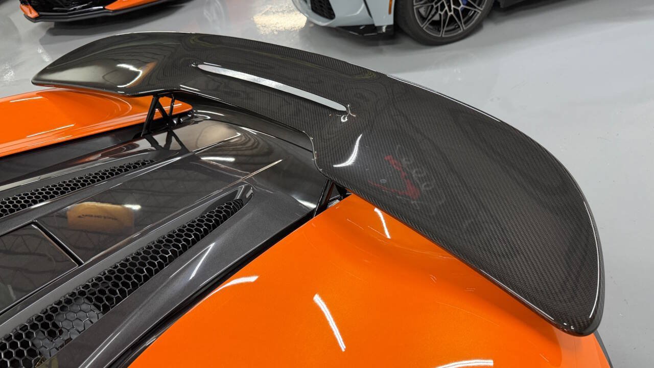 Used 2017 McLaren 570S Coupe RWD image 16